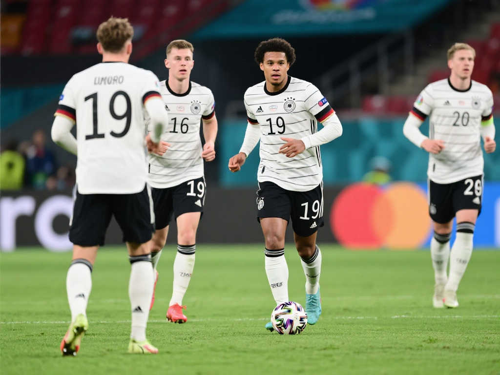 德国队阵容揭晓：穆西亚拉领军，比塞克首次入选，磁卡重返国家队